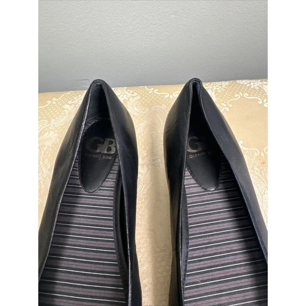Gianni Bini Square Oval Toe Black Flats‎ Women’s Size 7.5 SEE SCUFFS